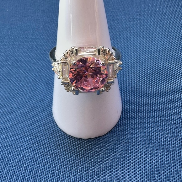 925 Italy Sterling Silver Elegant Pink Stone Silver Ring Size 8 - Picture 2 of 8
